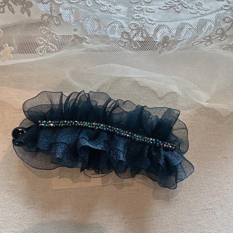 

Корейская заколка-банан из кружева со стразами и оборками для элегантных хвостиков
