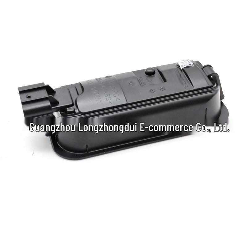 The 34100-TXE-H01 Rear License Plate Light fits Honda Breeze, UR-V, and Avancier models.