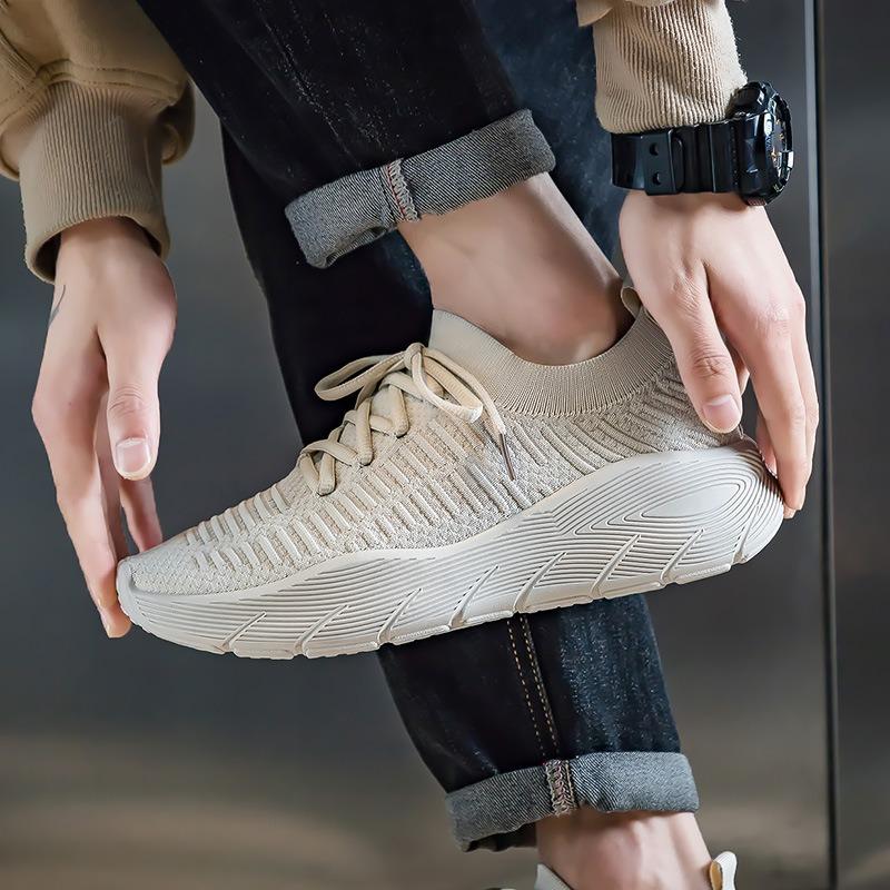 Breathable Flying Fabric Sports Running Shoes, Versatile and Casual Thick-soled Shoes