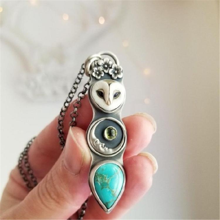 Stylish Turquoise Owl Pendant Necklace Decoration for Women Who Love Bohemian Styles and Distinctive Accessories