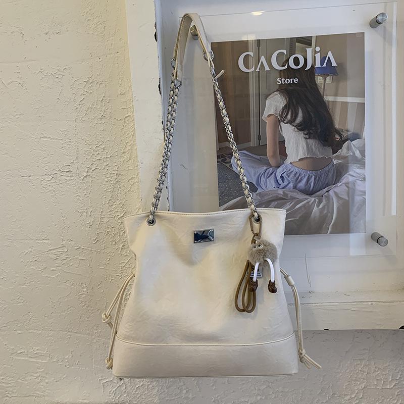 Retro Tragetasche, Damentasche, Pendlertasche mit großem Fassungsvermögen, neue Umhängetasche, einfache und modische Unterarm-Schultertasche.