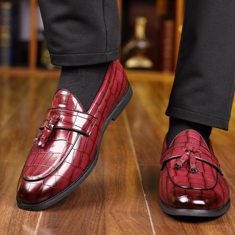 New Men‘s Pointed Tassels Crocodile Pattern Patent Leather Shoes Gentleman Designer Loafter Moccasins Wedding Dress Footwear