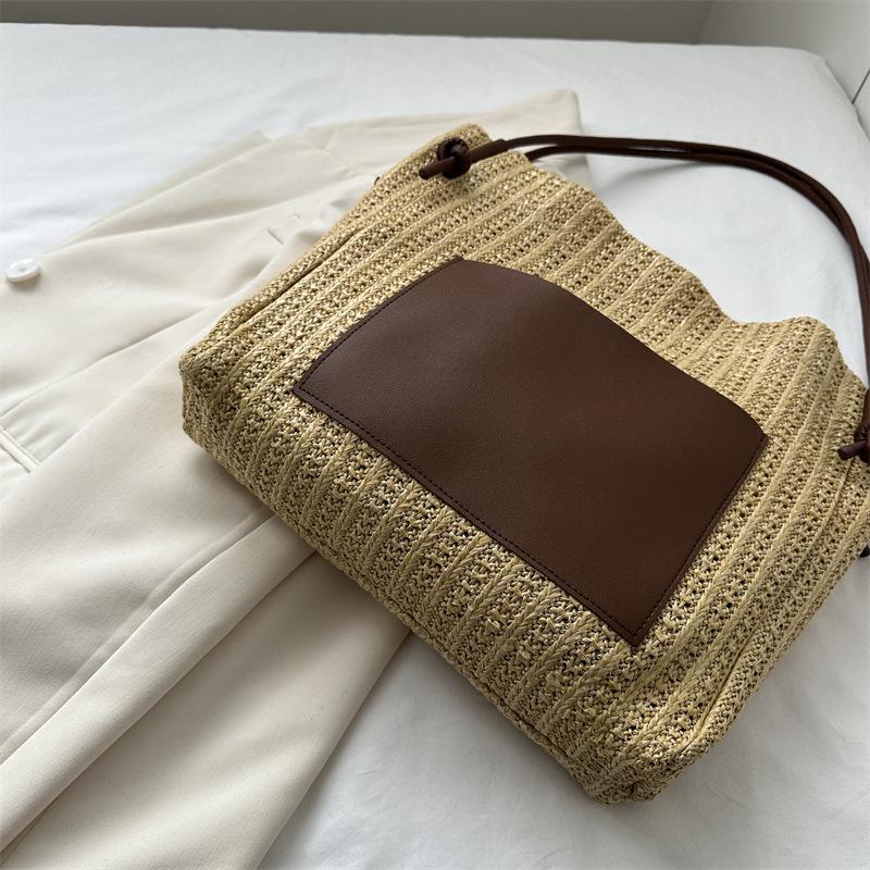Summer straw bag women's 2025 new large-capacity woven shoulder bag high-end texture niche commuter tote bag