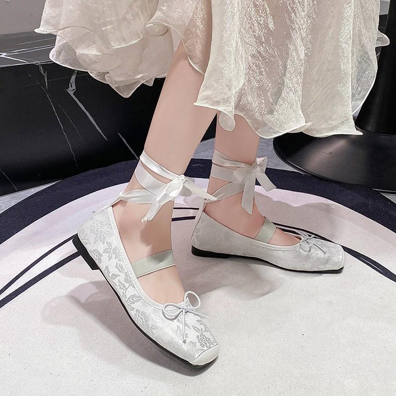 

Woman Ballet Flat Shoes Floral Jacquard Satin Silk Luxury Elegant Square Toe Lace Tie Leg Bowknot Spring Autumn 2025 Retro Shoes 35 білий