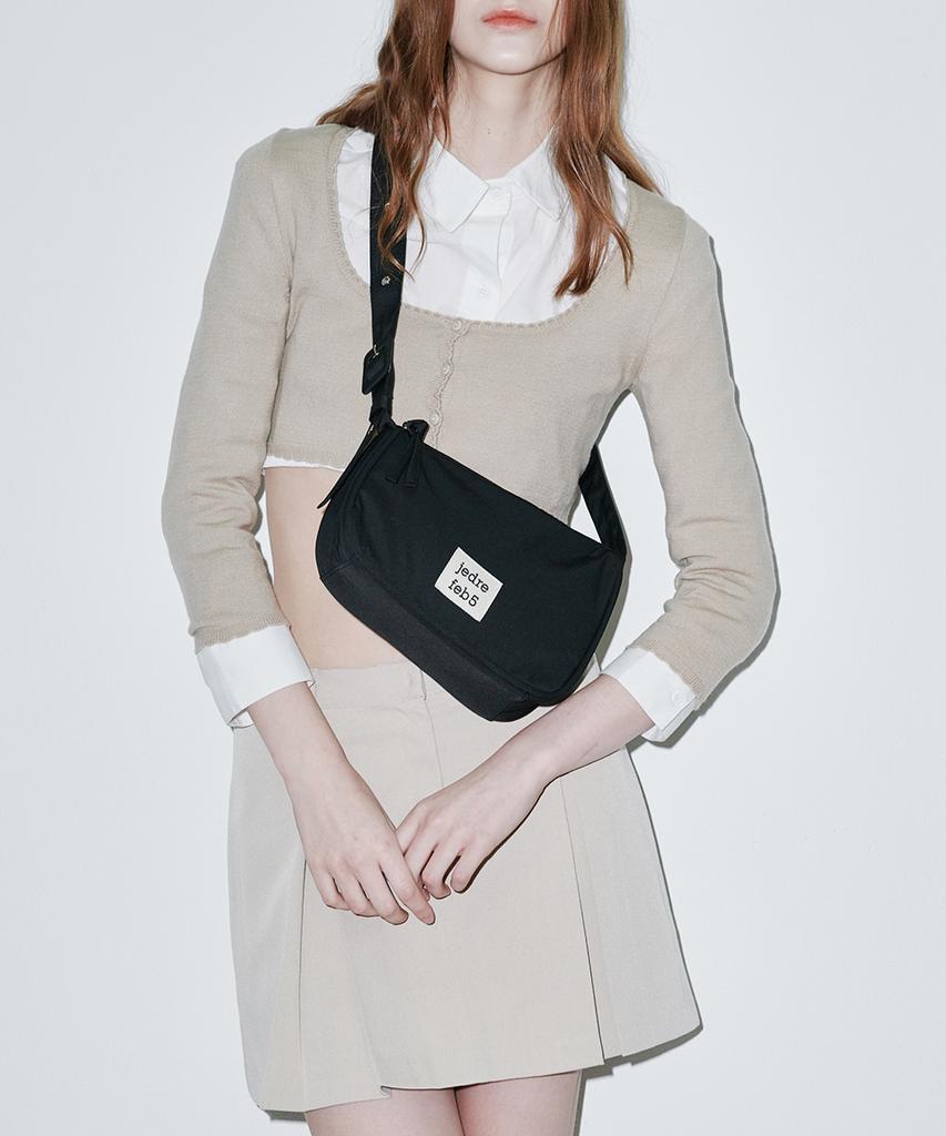 Jedrefeb5 Slant Shoulder Bag Black