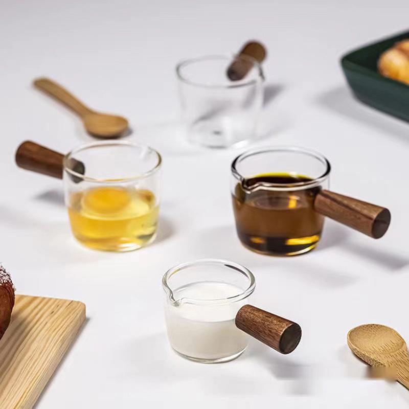 1pc-Wooden Handle Glass Measuring Cup, Kitchen Tool with a Single Spout for Coffee and Baking