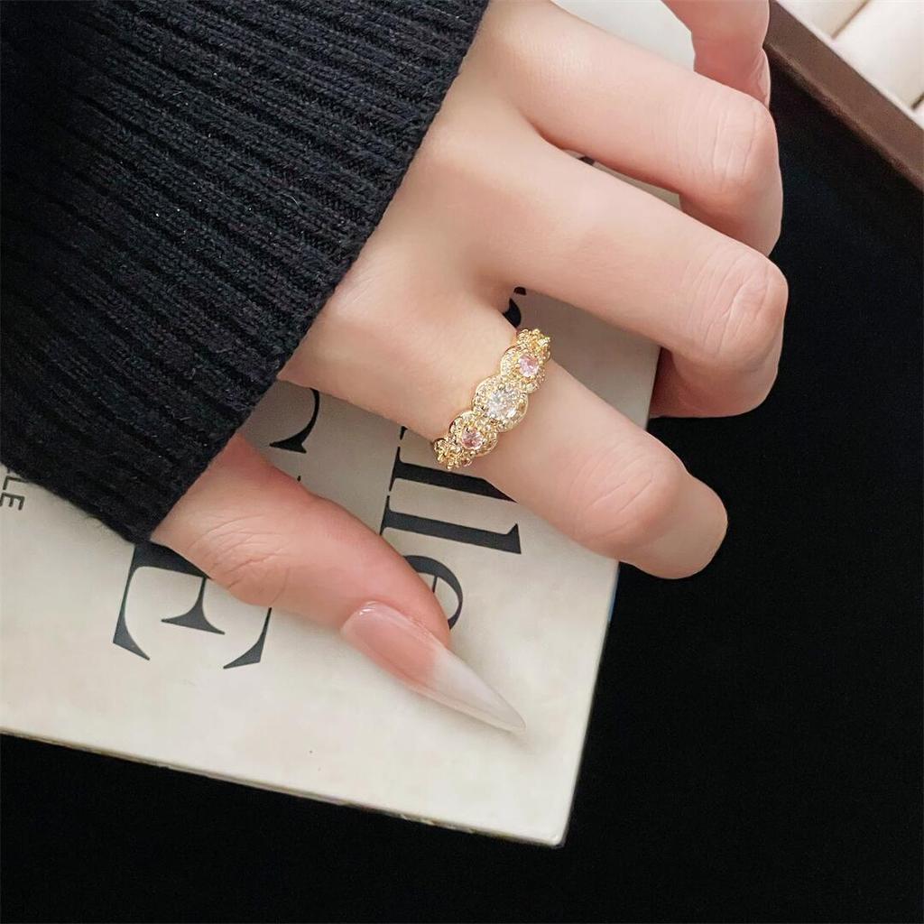 Retro Gold Colorful Sparkling Diamonds Niche Design Open Ring Court Style Exquisite Elegance Light Luxury High-End Ring