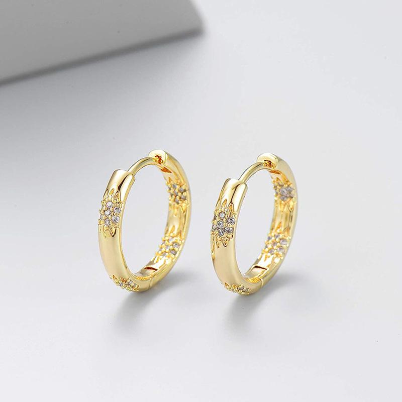Luxury Women's Hoop Earrings with Embedded Crystals High-Quality Metal Alloy Lightweight Comfortable Design Durable Construction for Daily Wear