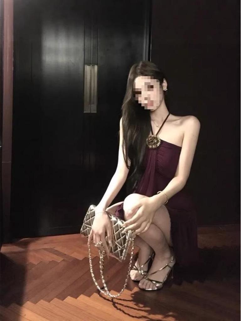 Purple Halter Neck Bandeau Dress: Elegant Pleated, Waist-Cinching, Slimming Skirt for Women