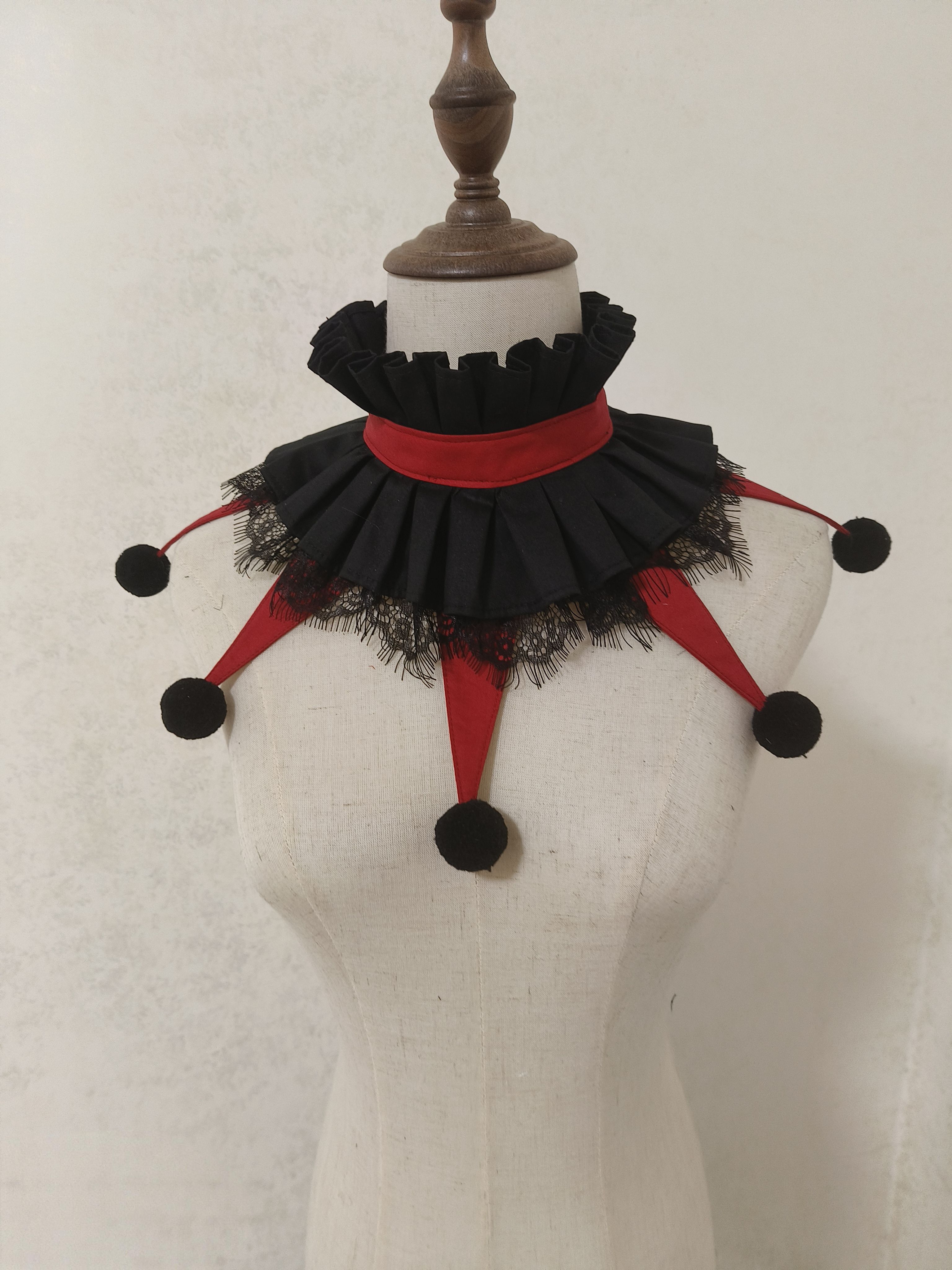 

Cute wear fairy tale style clown collar cos stage clown ruff collars Halloween colorful clowns chocker