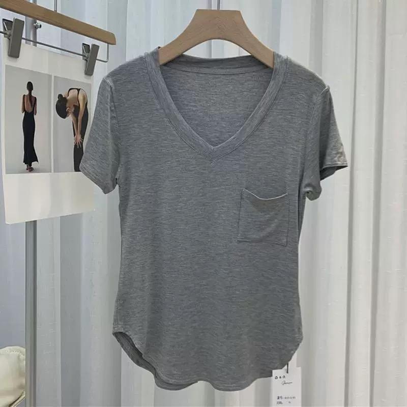 

Летняя модальная хлопковая драпированная футболка с ключицей, женская свободная базовая рубашка средней длины в корейском стиле, повседневный топ с коротким рукавом и V-образным вырезом 2XL серый