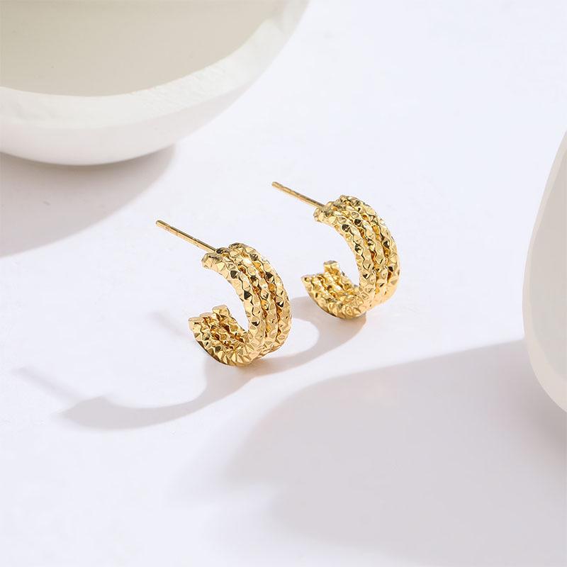 Elegant Gypsophila C-Shaped Titanium Steel Earrings - Trendy, Versatile Accessories