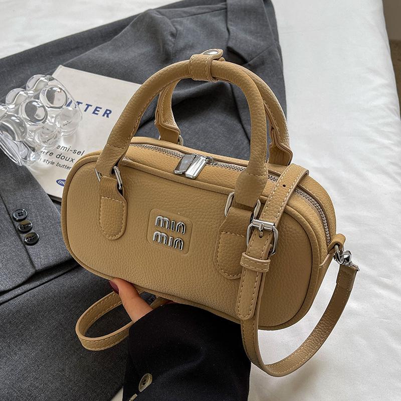 

2025 новый нишевый дизайн темперамент узор личи портативная сумка-подушка иностранный стиль универсальная простая дорожная сумка-мессенджер женская сумка