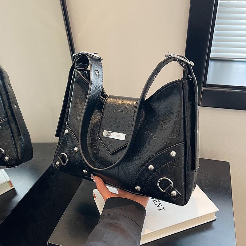 New Large Capacity Retro Tote Bag Trendy Popular Rivet Motorcycle Single Shoulder Bags Simple Versatile  Women's Bag