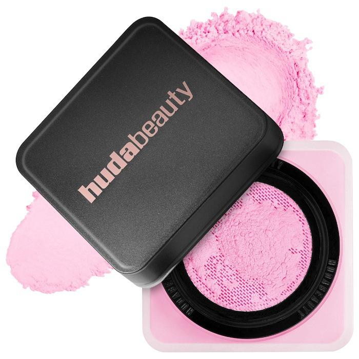 HUDA Beauty Transparent Loose Powder: Oil-Control Setting Foundation with Refreshing Concealer.