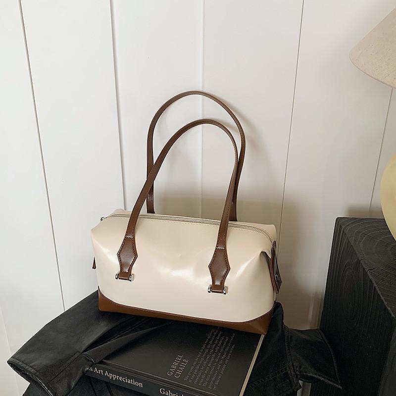 Chic Vintage Inspired Pillow Handbag For Women With Spacious Design And Soft Polyester Lining