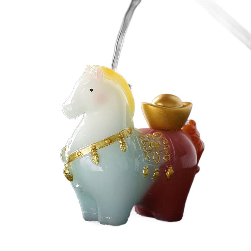 Color-Changing Horse Tea Pet: Resin Ornament for Creative Office and Tea Table Decor