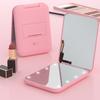 Mini Kompaktní LED Zrcátko na Make-up se Světlem 2x Zvětšovací Malé Kapesní Přenosné Cestovní Růžové Černé Sklápěcí Kosmetické Zrcátka