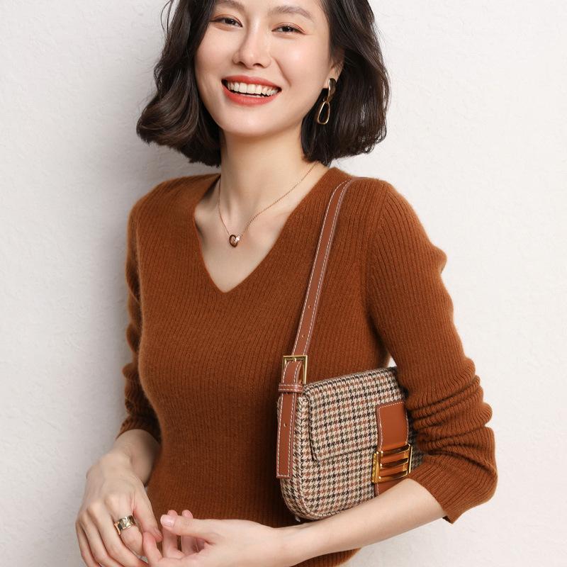 V-neck Knitted Sweater Women's Spring and Autumn Women's Sweater Slim-fitting Solid Color Knitted Long-sleeved Bottoming Versatile Short Top