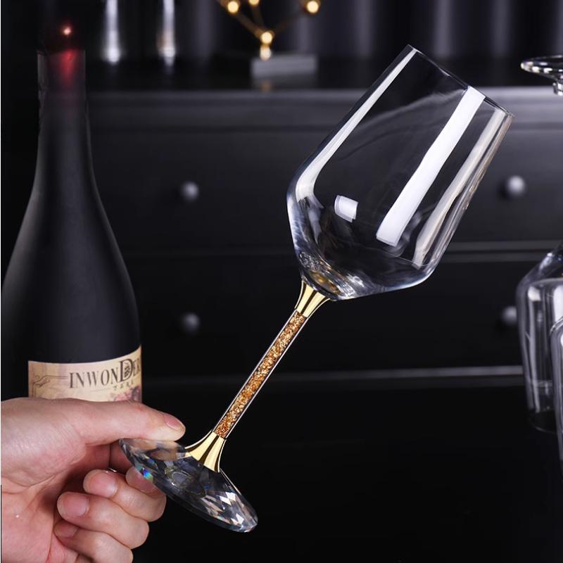 Guld kristallglas, rödvinsglaskupa, sobert vinglas, highball-vinglas, personligt kreativt hem, lyxigt high-end