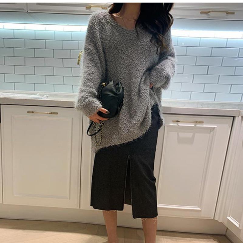 Loose V-neck Solid Color Casual Sweater for Women  Autumn and Winter New Women's Top
