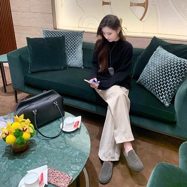 Retro Soft Glutinous Loafers for Women's Autumn and Winter New Round Toe and Plush Beanie Shoes