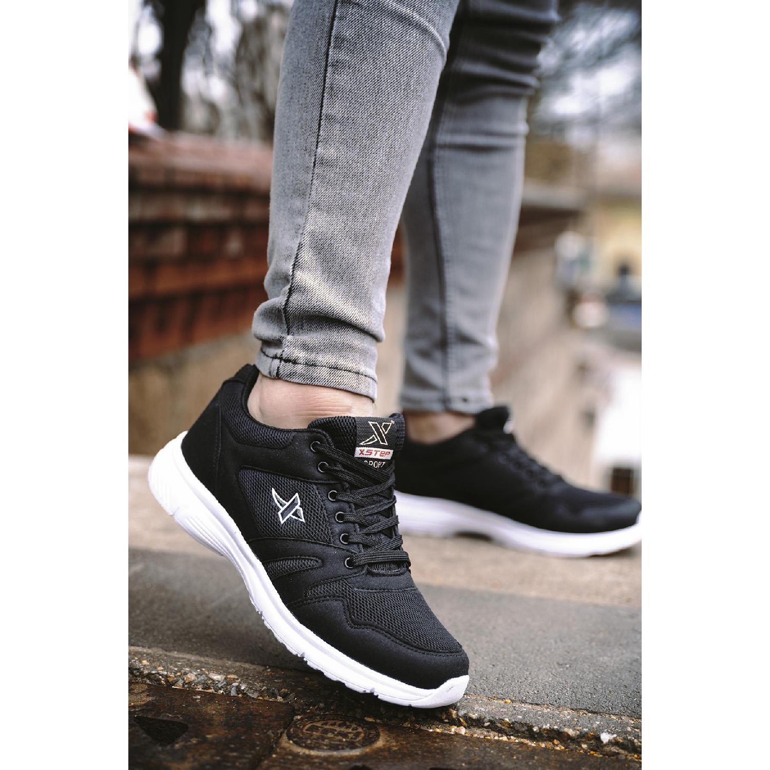 

Мужские кроссовки Stein Comfortable на легкой подошве 41