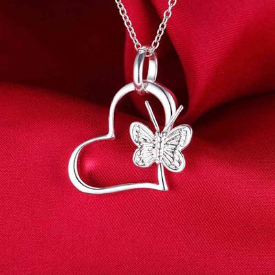 Mode Einfache Herz Anhänger Halskette Exquisite frauen Schmetterling Halskette Versilbert Schmuck
