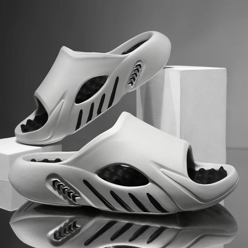Fashion Men's Slippers Summer Outdoor Fashion Anti-slip Beach Sandals Platform Trend Couples Home Bathroom Slippers Thick Soled Sandals