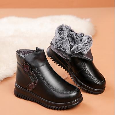 Sapatos de inverno femininos de meia-idade e idosos com forro de lã quente, botas curtas de algodão antiderrapantes e planas de couro genuíno