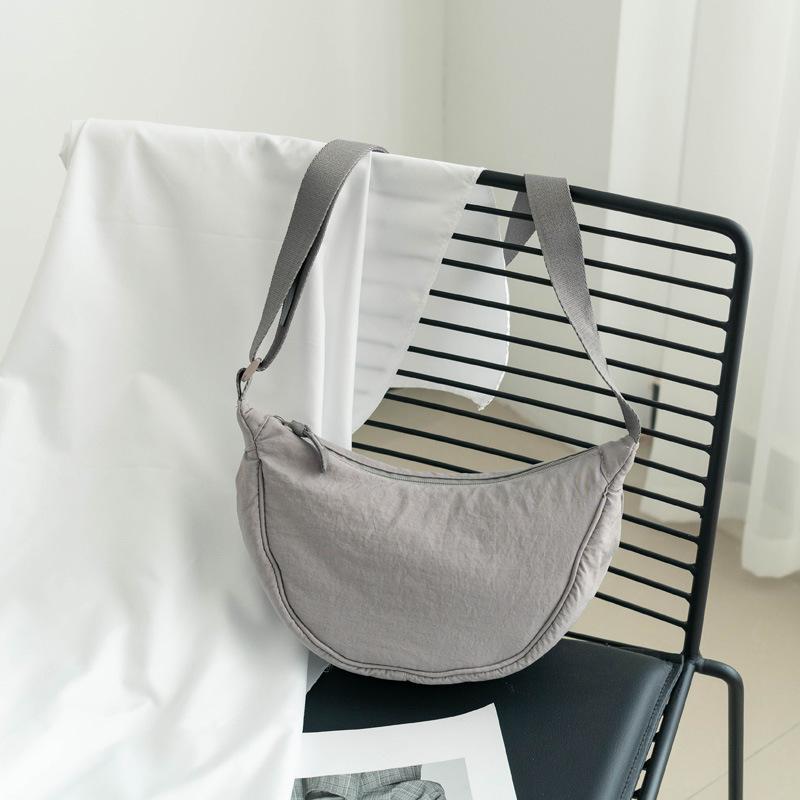 Casual Minimalist Crescent Zipper Shoulder Bag, All-Match Versatile Handbag For Daily Use, Sports Bag