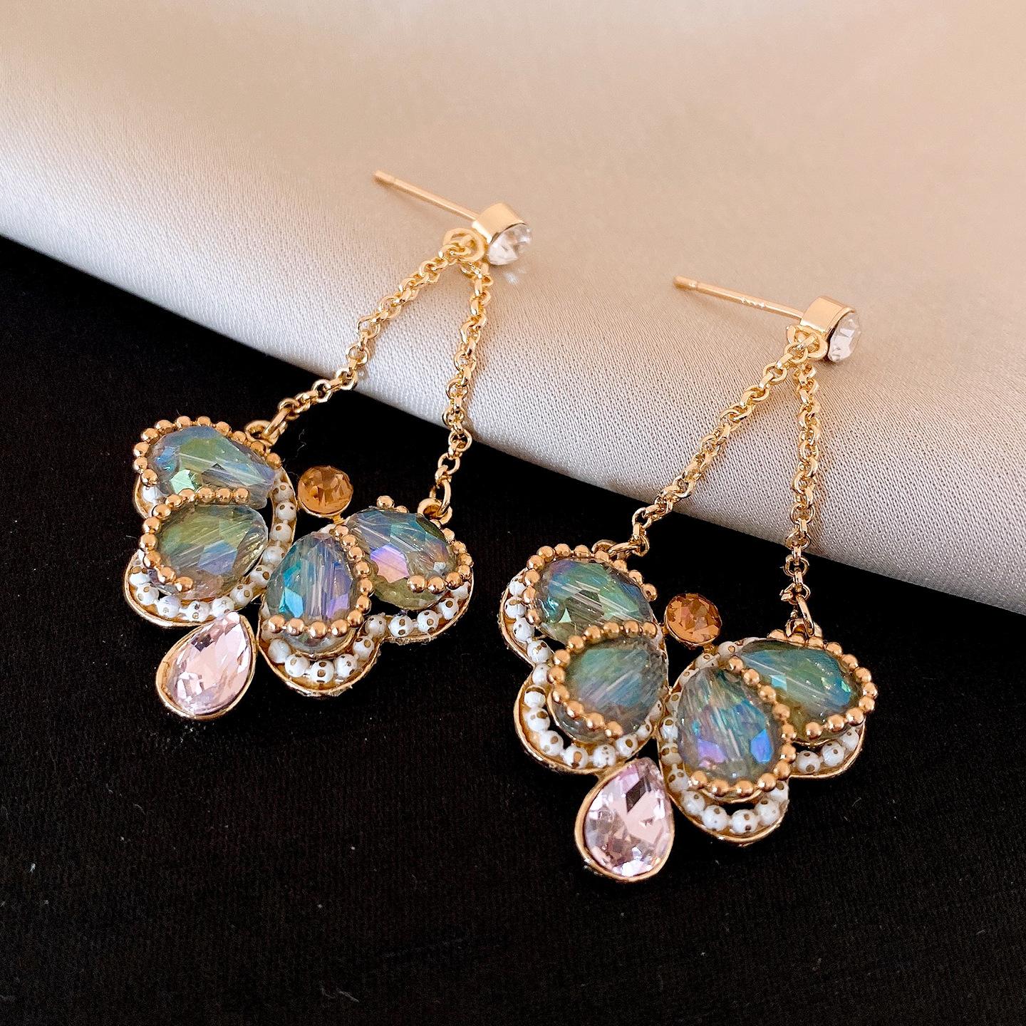 Silver needle glass drop-shaped butterfly earrings, stud earrings, court style, exquisite earrings, niche design