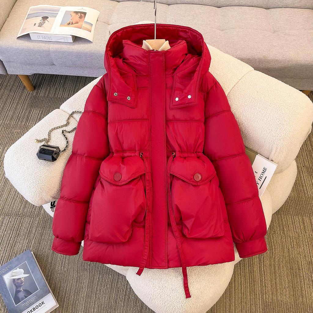 Padded clothes women's winter new long padded jackets close waist and look thin, thickened padded clothes, and thickened warm jackets.