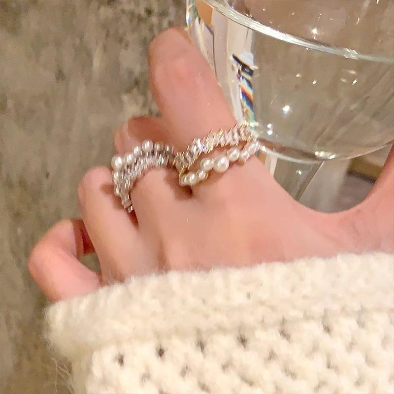 Double-layered Open Ring with Starry Pearl Design, High-end Luxury, Niche Style, Fashionable Ring.