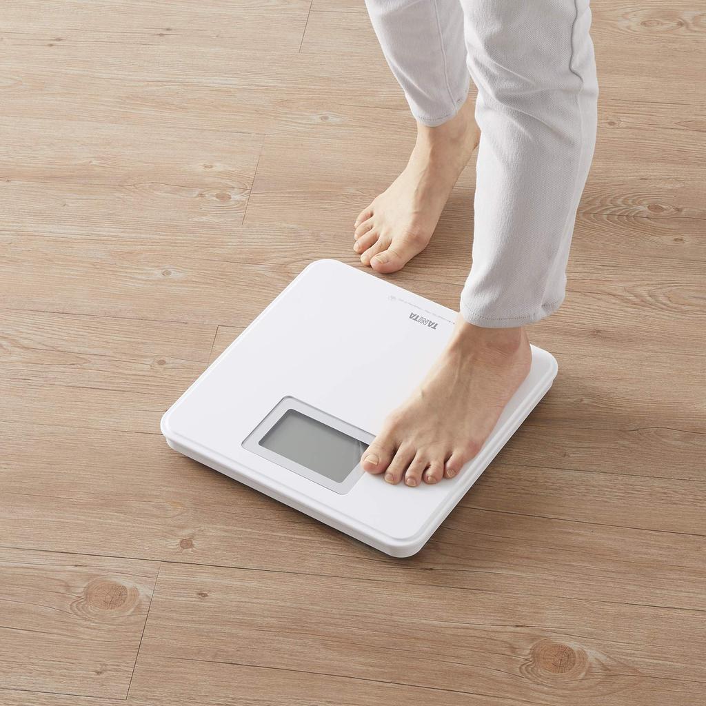 TANITA Body Powers On When You Step On A4 Backlit Scale, Small, White, HD-662-WH, It, Approx. Size,