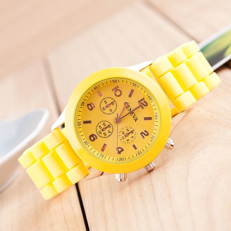 Spot GENEVA Silicone Watch Colored Jelly Student Leisure Watch Three Eyes No Diamond Geneva Watch