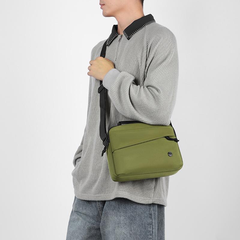 Men's Crossbody Bag Water-repellent Business Handbag Commuter Shoulder Bag