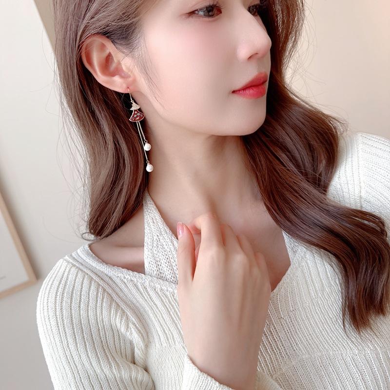 Face thin earrings trendy niche high-end long modified face fan-shaped small skirt pearl fringed earrings