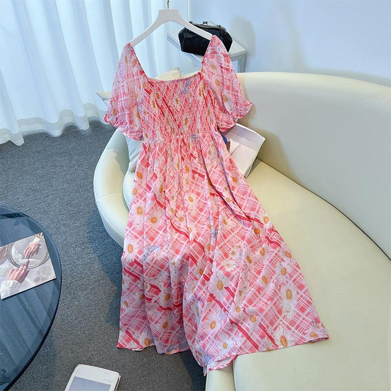 A Plus-size Women's High-end Short-sleeved Floral Dress for The Summer Style