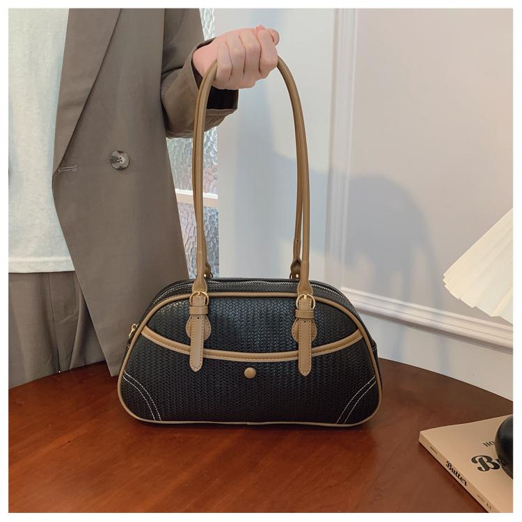 

Light Luxury Zipper Sewing Thread PU Design Shoulder Bags 2026 High Quality Retro Lightweight Commute Crossbody Bags for Women чёрный