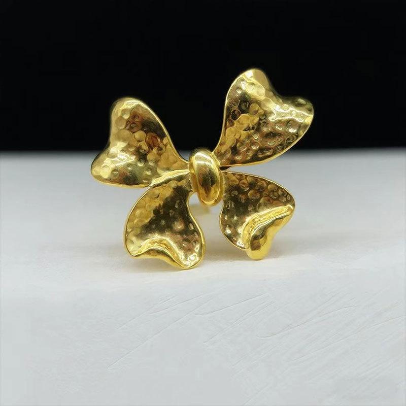 18K Gold Color-Preserving Bow Brooch Stainless Steel High-End Suit Pin Personalized Clothing Accessories