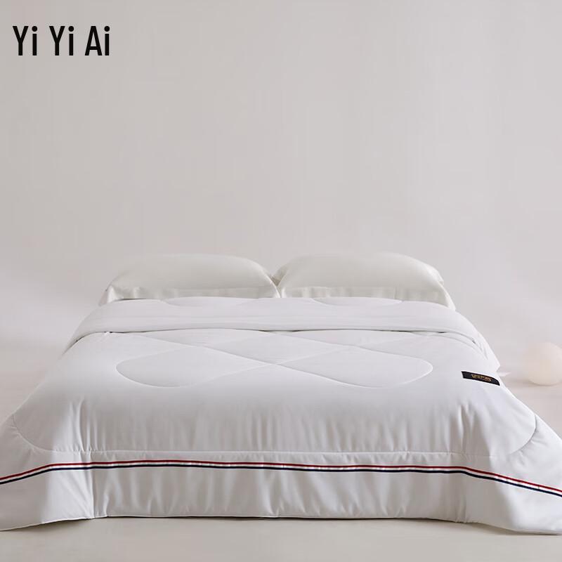 Yiyiai YJD25361 Classic Line Brushed Quilt