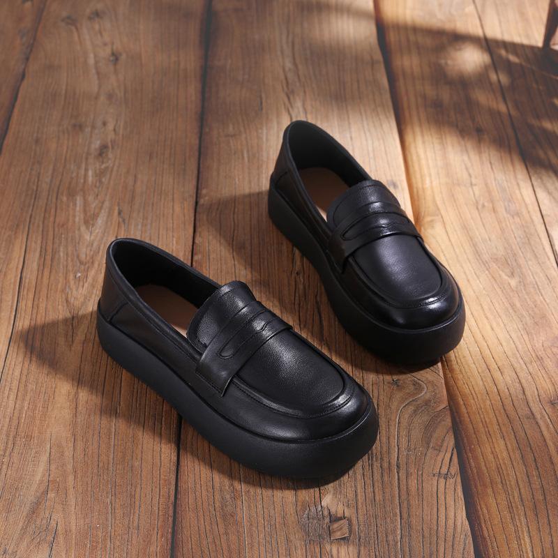 The first layer of cowhide loafers for women's spring and autumn 2025 new one-pedal single shoes with soft soles, retro British style small leather sh