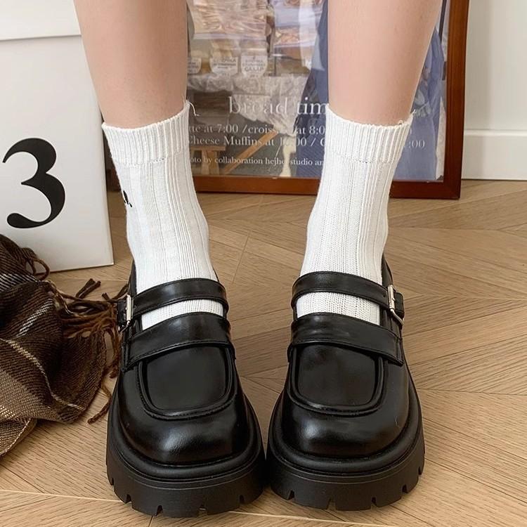 

Мэри Джейн маленькие кожаные туфли женские 2025 весна и лето новая однословная пряжка jk универсальные ретро одинарные туфли британский стиль лоферы 39 чёрный