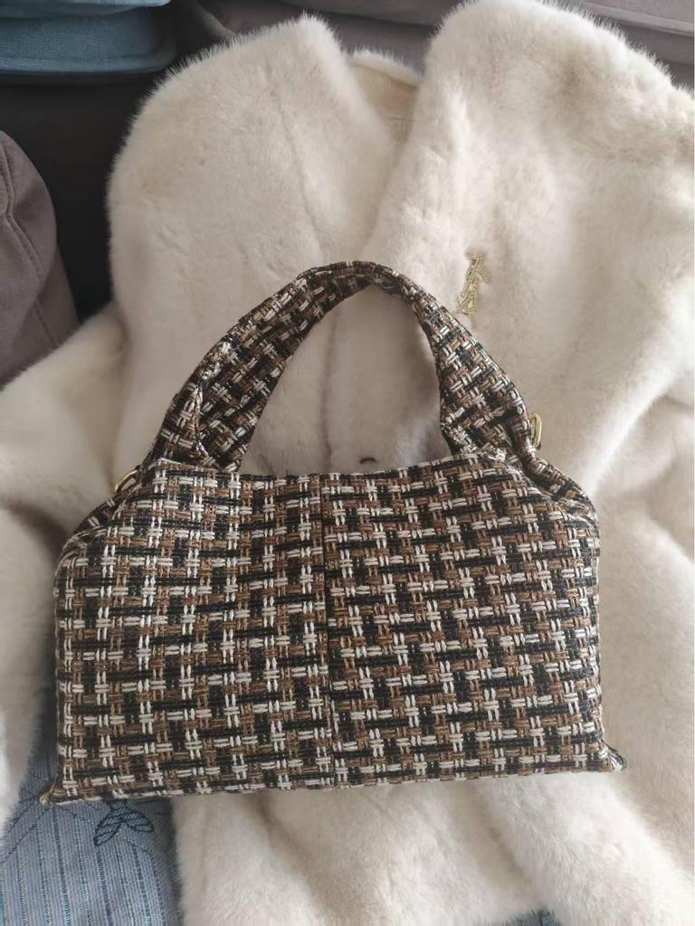 Niche Design Cloud Dumpling Women's Versatile Soft Lunch Box Shoulder Crossbody Bag