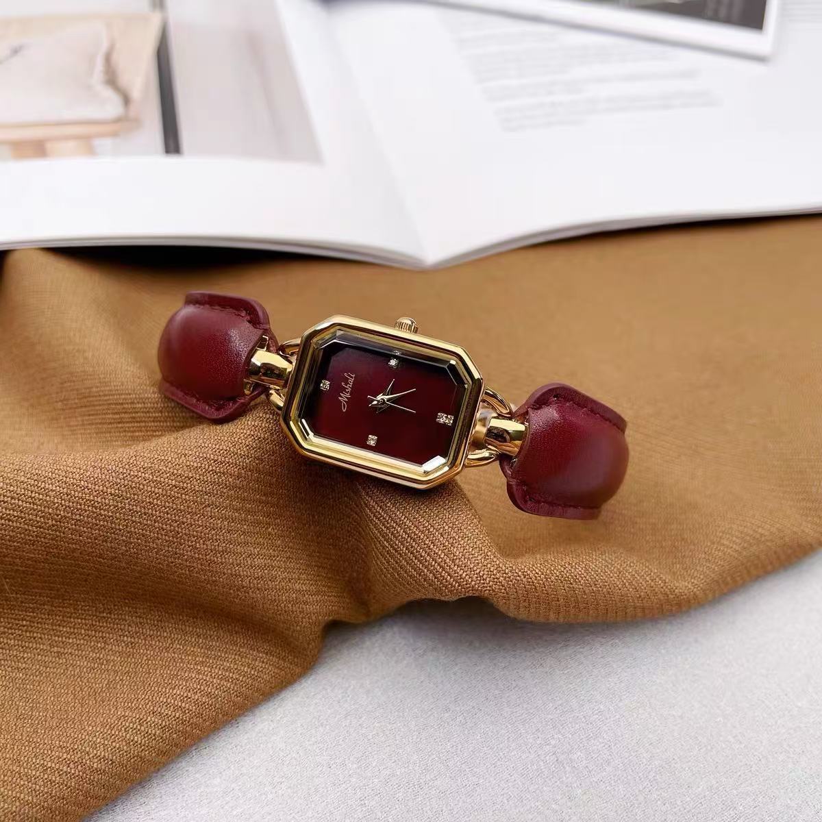 Square Belt Bracelet Watch Burgundy Ladies Watch With 22069