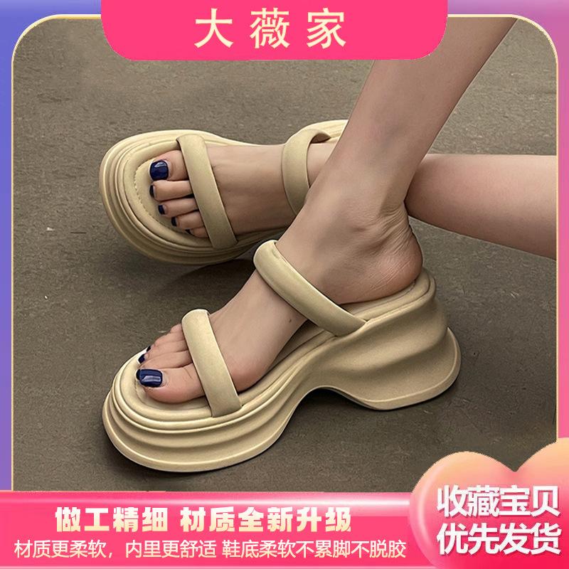 Thick-soled heightening word with sandals women's 2025 summer new outer wear fashionable and versatile casual not tired foot slippers tide
