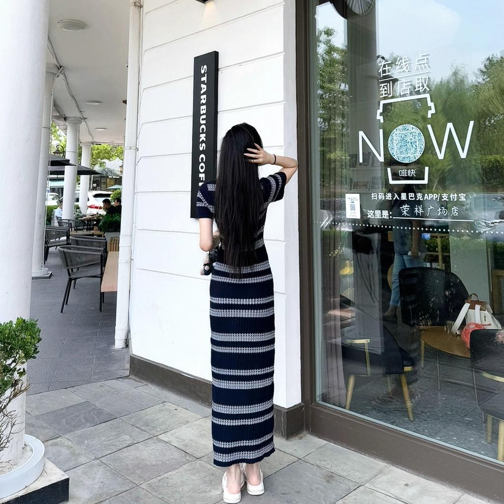 Wear a Summer New Small Fragrant Style Striped Knitted Short-sleeved Dress, Temperament Hip-wrapped Long Dress, Picture Average Size