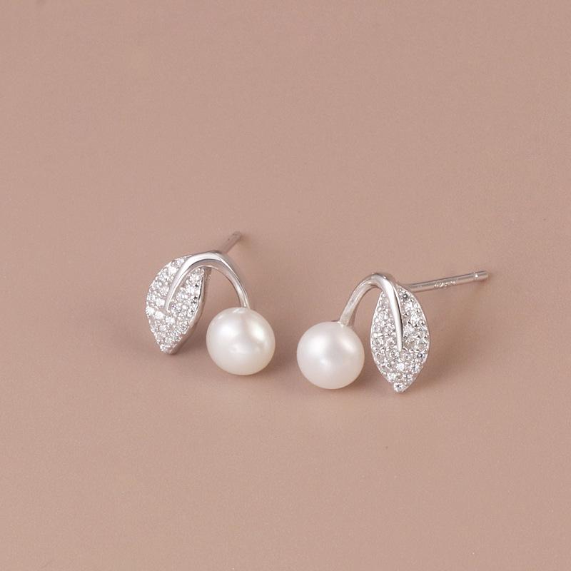 S925 Sterling Silver Leaf Pearl Stud Earrings: Elegant Diamond Design for Women 925 Silver