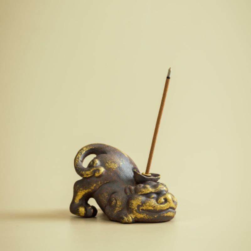 Guochao Ceramic Pixiu Tea Pet Incense Holder: Sandalwood Burner Tray for Home & Tea Ceremony